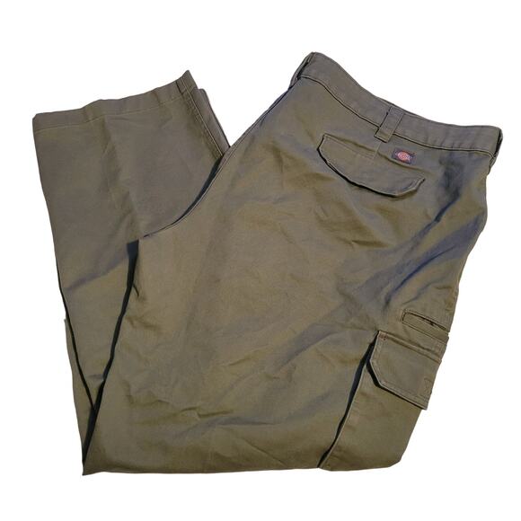 Dickies Women's Plus Size Relaxed Fit Stretch Cargo Straight Leg Pant size 24W - Picture 2 of 12